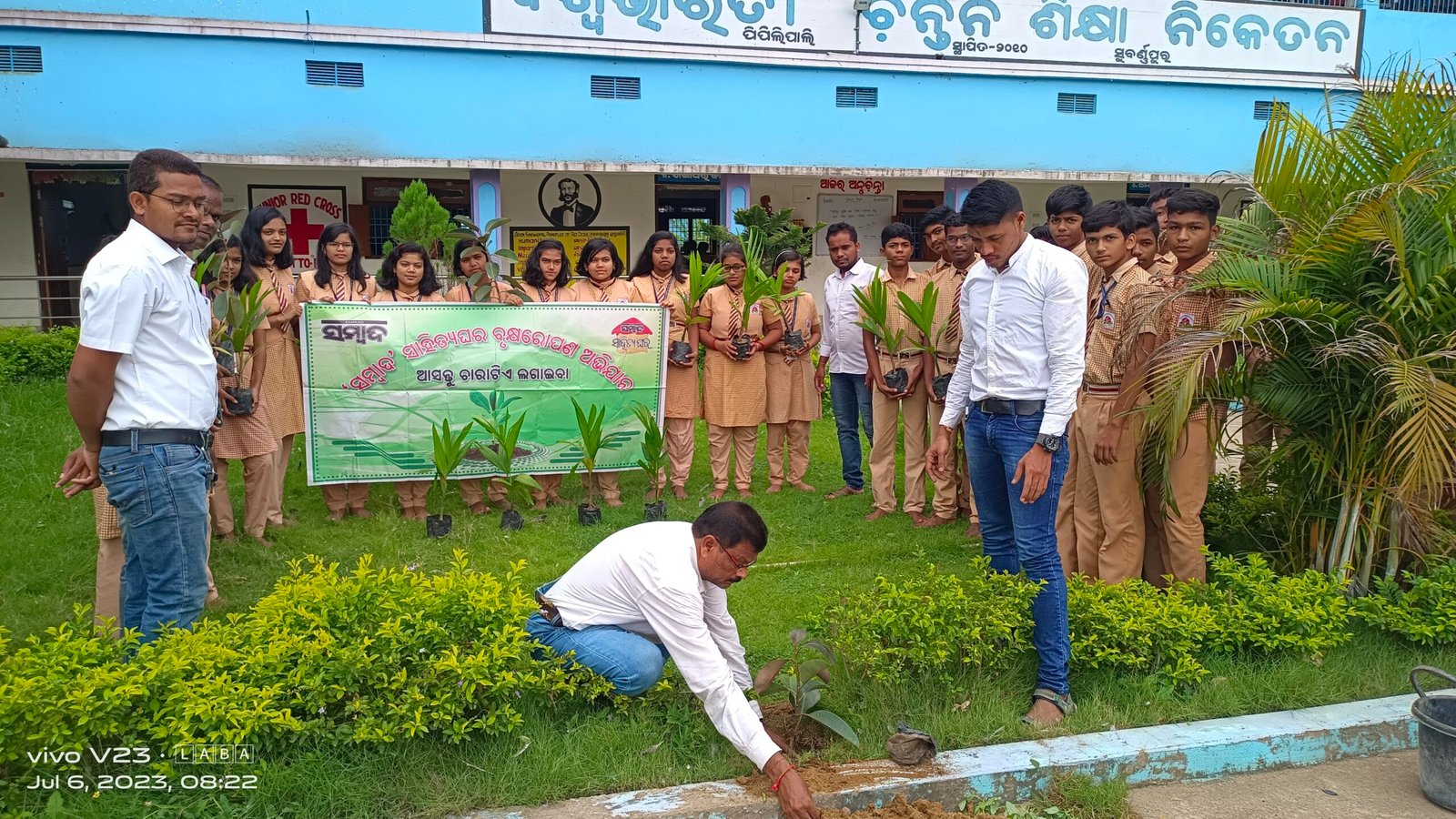 filter: 0; fileterIntensity: 0.0; filterMask: 0; captureOrientation: 0; module: photo; 
hw-remosaic: false; 
touch: (0.2501302, 0.17510627); 
modeInfo: ; 
sceneMode: 8; 
cct_value: 6000; 
AI_Scene: (-1, -1); 
aec_lux: 160.0; 
aec_lux_index: 0; 
hist255: 0.0; 
hist252~255: 0.0; 
hist0~15: 0.0; 
albedo:  ; 
confidence:  ; 
motionLevel: 0; 
weatherinfo: null; 
temperature: 41;